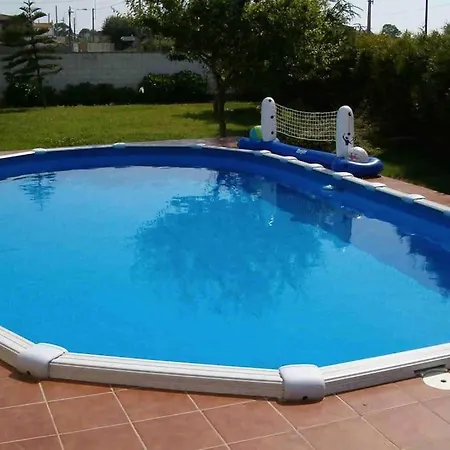Holiday home Chalet Con Piscina Cerca De Playas De Vigo