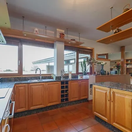 Holiday home Chalet Con Piscina Cerca De Playas De Vigo