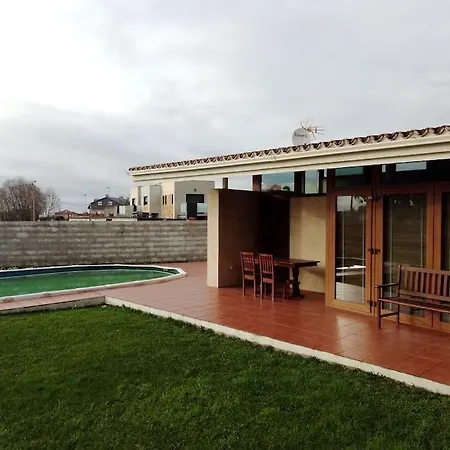 Chalet Con Piscina Cerca De Playas De Vigo